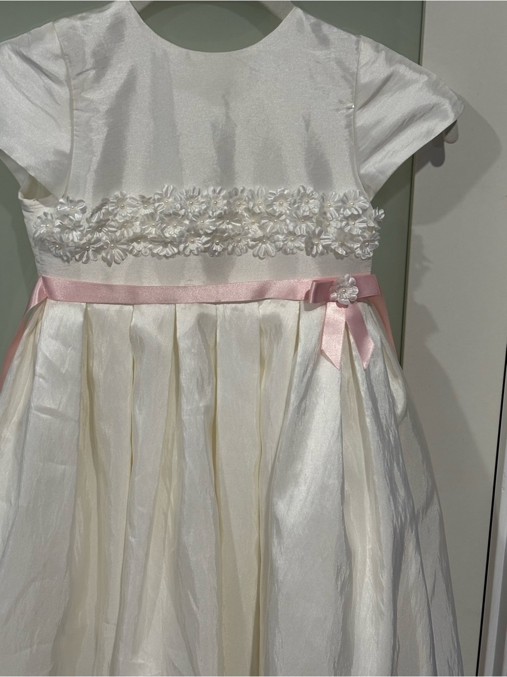 Joan Calabrese for Mon Cheri White Flower Girl Dress w/ Pink Bow Size 5T - Picture 2 of 10